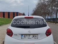 Usado Peugeot 208 Active 82 CV (60 kW) 2015 Blanco Utilitario
