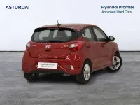 Usado Hyundai i10 67 CV (49 kW) 2022 Rojo Utilitario