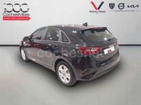 Usado Kia Ceed 140 CV (102 kW) 2024 Negro Utilitario