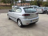 Usado Seat Ibiza Stylance 100 CV (73 kW) 2006 Gris / plata Utilitario