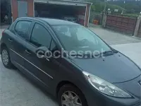 Usado Peugeot 207 Access 70 CV (51 kW) 2012 Gris / plata Berlina