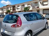 Usado Renault Scenic E-Tech 105 CV (77 kW) 2010 Gris / plata Monovolumen