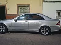 Usado Mercedes C220 Avantgarde 143 CV (105 kW) 2005 Gris / plata Berlina