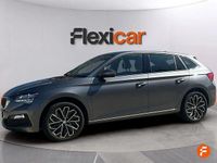 Usado Skoda Scala Ambition 110 CV (80 kW) 2022 Gris Utilitario