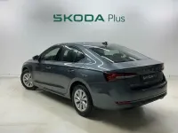 Usado Skoda Octavia Selection 150 CV (110 kW) 2025 Gris / plata Berlina