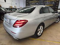 Usado Mercedes E300 245 CV (180 kW) 2018 Gris / plata Berlina