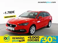 Usado Seat Leon Style 110 CV (80 kW) 2023 Rojo Familiar