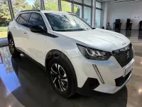 Usado Peugeot 2008 Allure 100 CV (73 kW) 2022 Blanco SUV