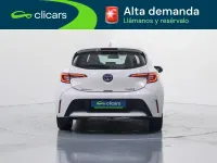 Begagnad Toyota Corolla Business Edition 122 HK (89 kW) 2023 Vit Sedan