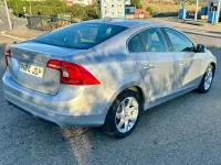 Usado Volvo S60 Momentum 136 CV (100 kW) 2015 Gris / plata Berlina