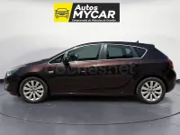 Usado Opel Astra Excellence 130 CV (95 kW) 2012 Granate Berlina