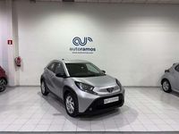 Usado Toyota Aygo X-play 72 CV (52 kW) 2024 Gris Utilitario