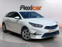 Usado Kia Ceed 136 CV (100 kW) 2023 Blanco Utilitario