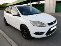 Usado Ford Focus Trend 115 CV (84 kW) 2009 Blanco Berlina