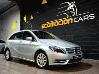 Usado Mercedes B180 109 CV (80 kW) 2012 Gris / plata Utilitario