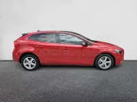Usado Volvo V40 Momentum 120 CV (88 kW) 2017 Blanco Familiar