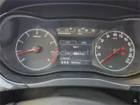 Usado Opel Corsa Selective 90 CV (66 kW) 2016 Rojo Utilitario