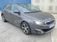 Usado Peugeot 308 Allure 120 CV (88 kW) 2017 Gris / plata Berlina