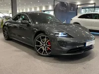Usado Porsche Taycan 4S 419 kW (571 CV) 2023 Gris/plata Berlina