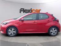 Usado Toyota Yaris Hybrid Active 116 CV (85 kW) 2025 Rojo Berlina