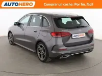 Usado Mercedes B180 AMG line 116 CV (85 kW) 2022 Gris Utilitario