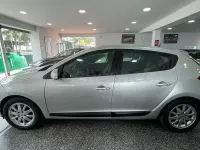 Usado Renault Mégane Dynamique 130 CV (95 kW) 2009 Gris / plata Berlina