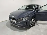 Usado Hyundai i20 84 CV (61 kW) 2024 Gris Utilitario