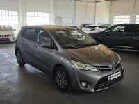 Usado Toyota Verso Advance 147 CV (108 kW) 2015 Gris / plata Monovolumen