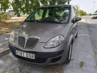 Usado Lancia Musa 95 CV (69 kW) 2005 Beige Monovolumen