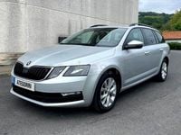 Usado Skoda Octavia Ambition 150 CV (110 kW) 2018 Gris / plata Familiar