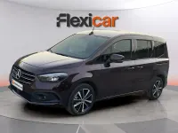 Usado Mercedes T180 116 CV (85 kW) 2022 Granate Monovolumen
