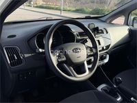 Usado Kia Rio 84 CV (61 kW) 2017 Blanco Berlina
