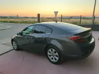 Usado Opel Insignia Selective 140 CV (102 kW) 2015 Gris / plata Berlina