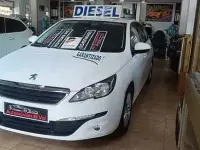 Usado Peugeot 308 SW Active 115 CV (84 kW) 2014 Blanco Familiar