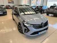 Usado Renault Clio Techno 90 CV (66 kW) 2025 Gris Utilitario