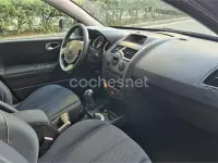 Usado Renault Mégane Dynamique 80 CV (58 kW) 2005 Gris / plata Berlina