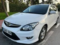 Usado Hyundai i30 90 CV (66 kW) 2012 Blanco Berlina