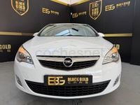 Usado Opel Astra Cosmo 116 CV (85 kW) 2010 Blanco Berlina