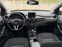 Usado Mercedes B180 109 CV (80 kW) 2014 Gris / plata Monovolumen