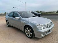 Usado Mercedes C200 Classic 122 CV (89 kW) 2006 Gris / plata Berlina