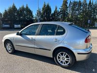 Usado Seat Leon 90 CV (66 kW) 2002 Gris / plata Utilitario