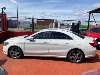 Usado Mercedes CLA200 Shooting Brake Urban 136 CV (100 kW) 2015 Blanco Familiar