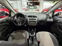 Usado Seat Altea Reference 105 CV (77 kW) 2010 Negro Monovolumen