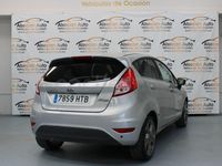 Usado Ford Fiesta Titanium 75 CV (55 kW) 2013 Gris / plata Utilitario