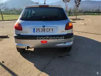 Usado Peugeot 206 70 CV (51 kW) 2003 Gris / plata Berlina