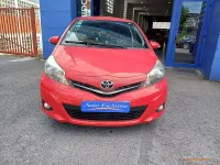 Usado Toyota Yaris Active 90 CV (66 kW) 2013 Rojo Utilitario