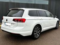 Usado VW Passat Executive 150 CV (110 kW) 2022 Blanco Familiar