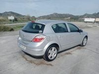 Usado Opel Astra Cosmo 100 CV (73 kW) 2006 Gris / plata Berlina