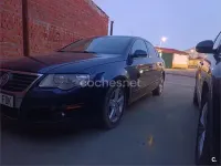 Usado VW Passat Trendline 140 CV (102 kW) 2006 Azul Berlina