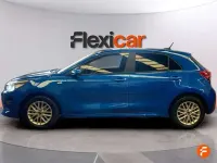 Usado Kia Rio 84 CV (61 kW) 2023 Azul Utilitario